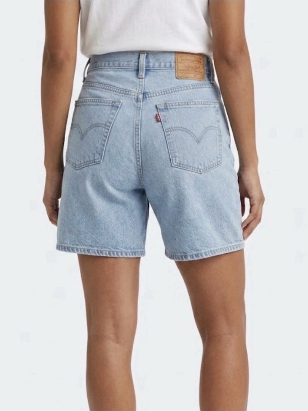 Vintage Levi's High-Rise Light Blue Denim Shorts 7” Inseam Y2K - 28”
